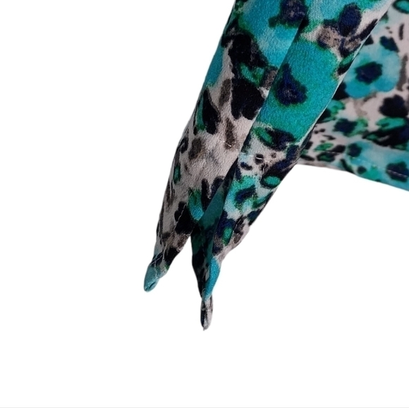 Ann Taylor Sleeveless Floral Button Down Size XSP - Picture 5 of 6